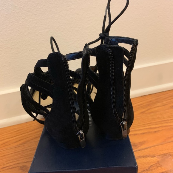 Via Spiga Strappy Flat Sandal in Black | Size 5.5 - Picture 4 of 6
